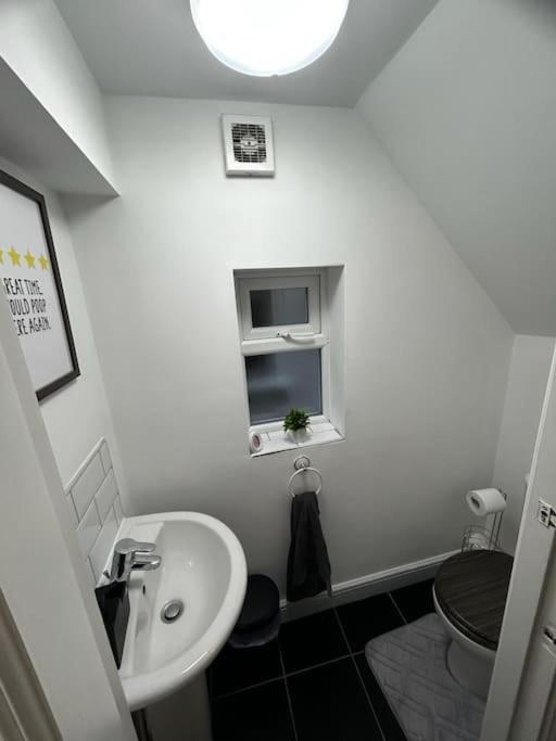 Lovely 5Br Home In Manchester. Close To The City Exterior foto